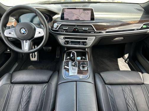 2020 BMW 750 i xDrive