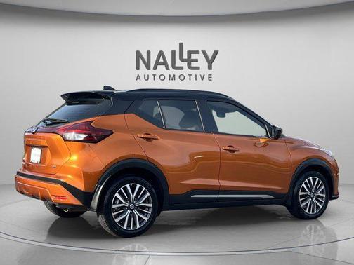 2021 Nissan Kicks SR