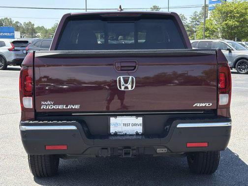 Deep Scarlet Pearl 2017 Honda Ridgeline RTL-E