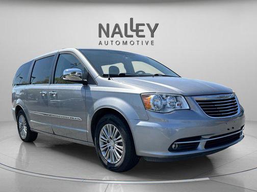 2016 Chrysler Town & Country Touring-L