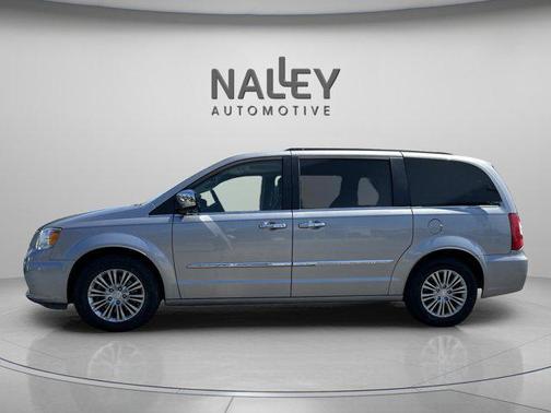 2016 Chrysler Town & Country Touring-L