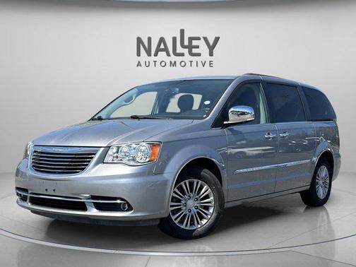 2016 Chrysler Town & Country Touring-L