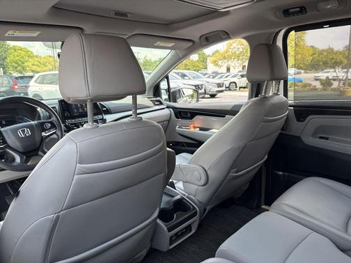 Lunar Silver Metallic 2024 Honda Odyssey Touring