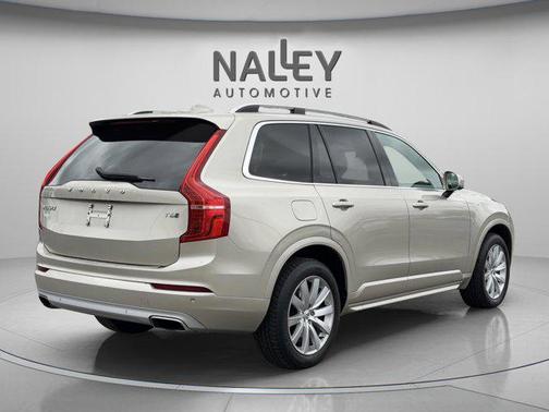 2016 Volvo XC90 T6 Momentum