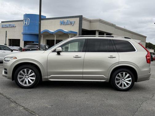 2016 Volvo XC90 T6 Momentum