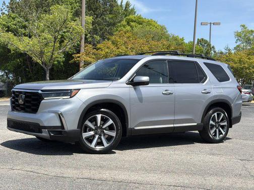 Lunar Silver Metallic 2024 Honda Pilot Touring 8-Passenger