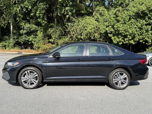 Deep Black Pearl 2024 Volkswagen Jetta 1.5T SE