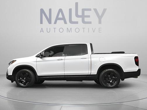 Platinum White Pearl 2024 Honda Ridgeline Black