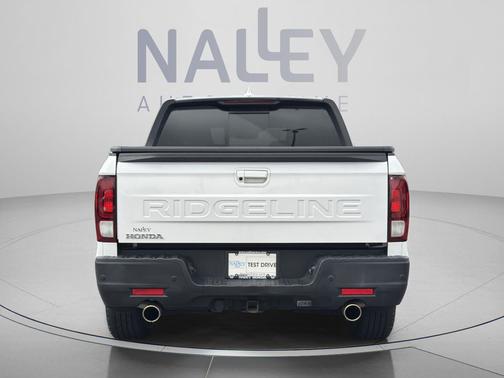Platinum White Pearl 2024 Honda Ridgeline Black
