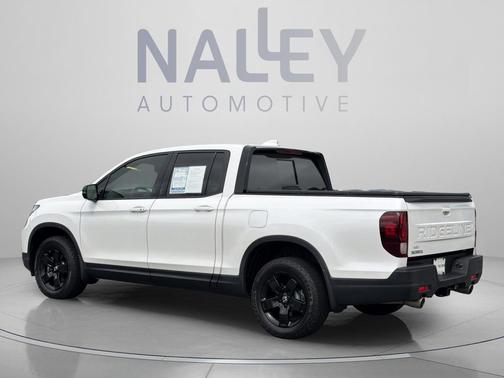 Platinum White Pearl 2024 Honda Ridgeline Black
