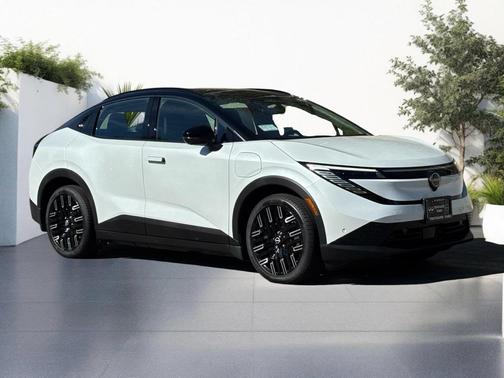 2026 Nissan Leaf PLATINUM+