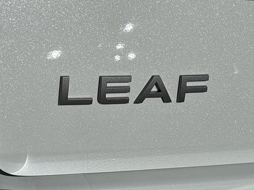 2026 Nissan Leaf PLATINUM+