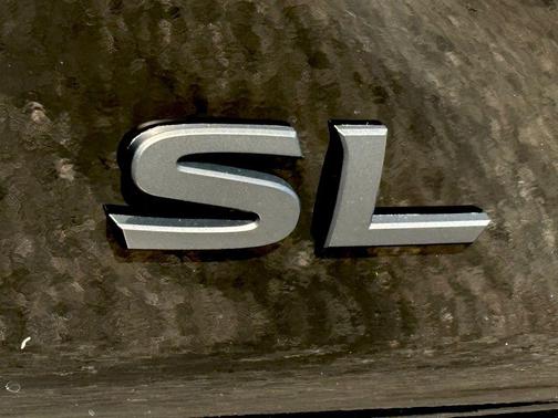2025 Nissan Pathfinder SL FWD