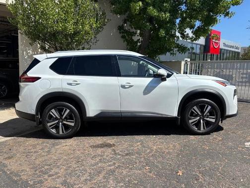Everest White P 2024 Nissan Rogue SL