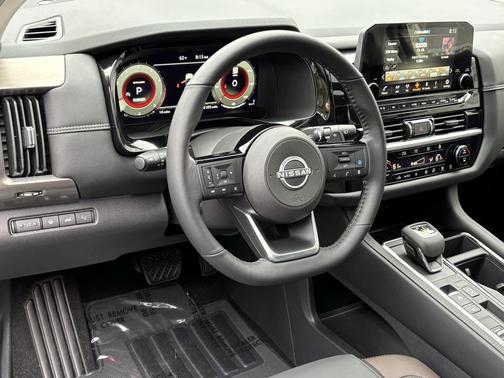 2025 Nissan Pathfinder Platinum FWD