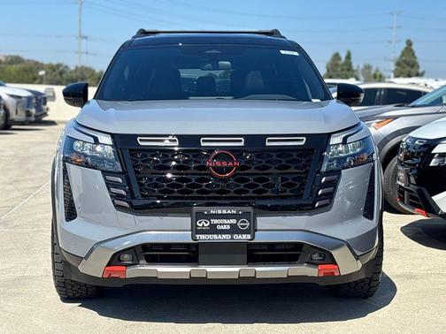 Boulder Gray/Super Black 2026 Nissan Pathfinder Rock Creek