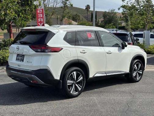 White 2023 Nissan Rogue SL