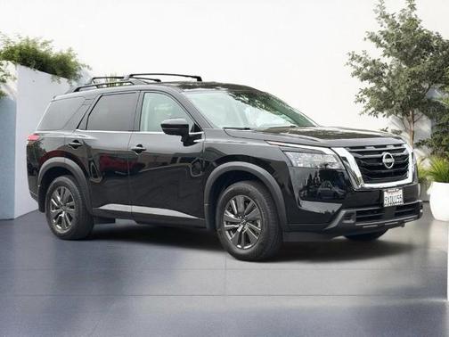 Black 2024 Nissan Pathfinder SV