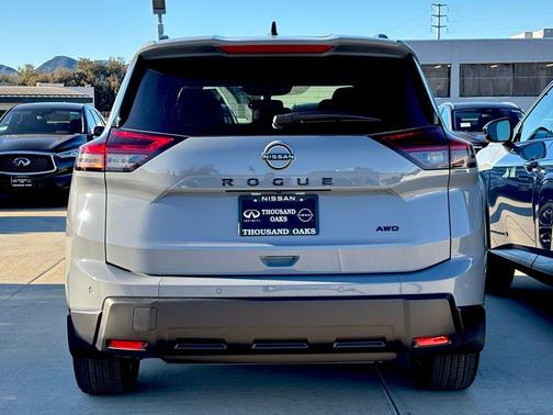 2026 Nissan Rogue Dark Armor