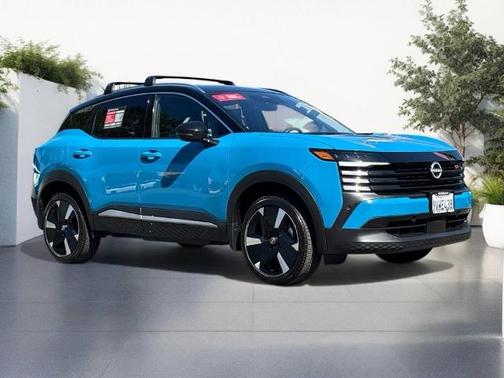 2t Ice Blk Roof 2025 Nissan Kicks SR