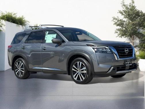2025 Nissan Pathfinder Platinum FWD