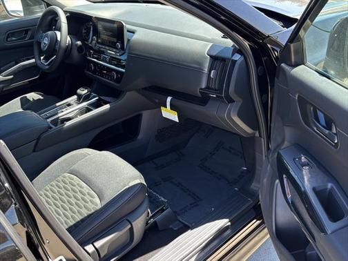 2025 Nissan Pathfinder SV FWD