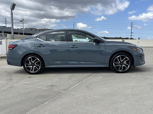 2025 Nissan Sentra SR