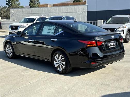 2025 Nissan Altima S FWD