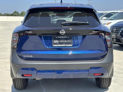 2025 Nissan Kicks SV