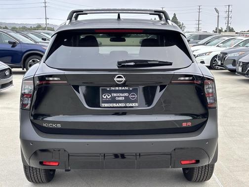2025 Nissan Kicks SR