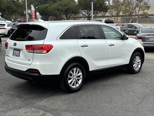 2018 Kia Sorento LX