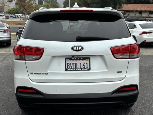 2018 Kia Sorento LX