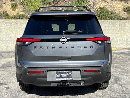 2025 Nissan Pathfinder SV FWD