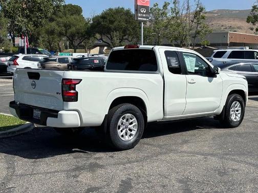 Glacier White 2024 Nissan Frontier SV