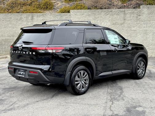 2025 Nissan Pathfinder SV FWD