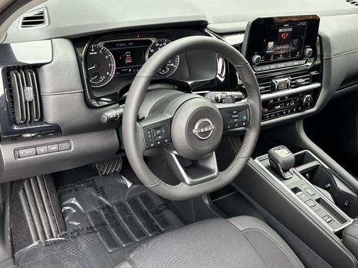 2025 Nissan Pathfinder SV FWD