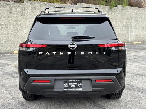 2025 Nissan Pathfinder SV FWD