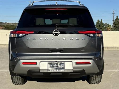 2025 Nissan Pathfinder SL FWD