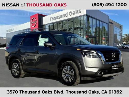 2025 Nissan Pathfinder SL FWD