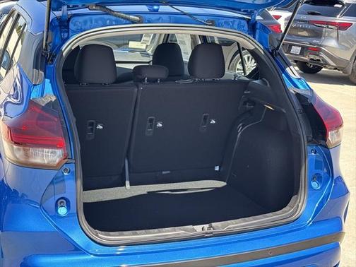 2025 Nissan Kicks S