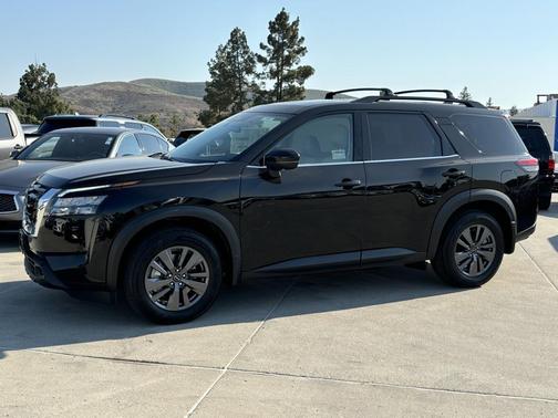 2024 Nissan Pathfinder SV FWD