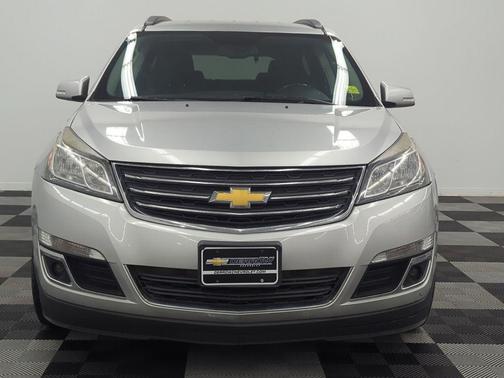 Silver Ice Metallic 2015 Chevrolet Traverse 2LT