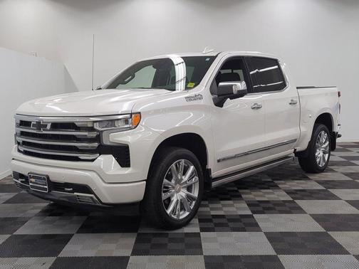 White 2025 Chevrolet Silverado 1500 High Country
