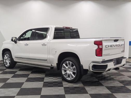 White 2025 Chevrolet Silverado 1500 High Country