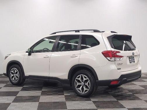 Crystal White Pearl 2021 Subaru Forester Premium