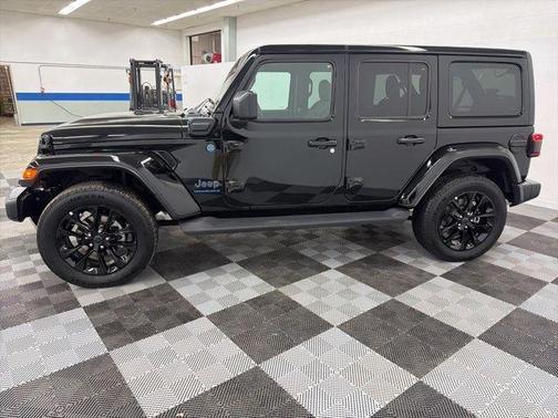 2025 Jeep Wrangler 4xe Sahara