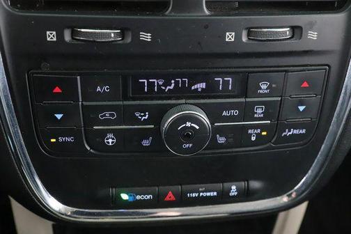 2016 Chrysler Town & Country Touring