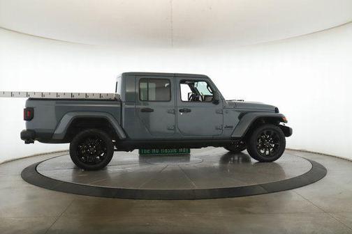 2024 Jeep Gladiator Nighthawk