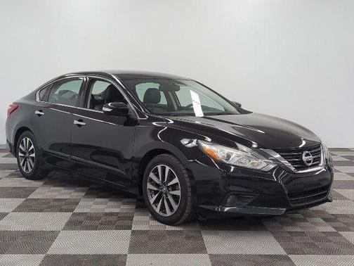 Black 2017 Nissan Altima 2.5 SL