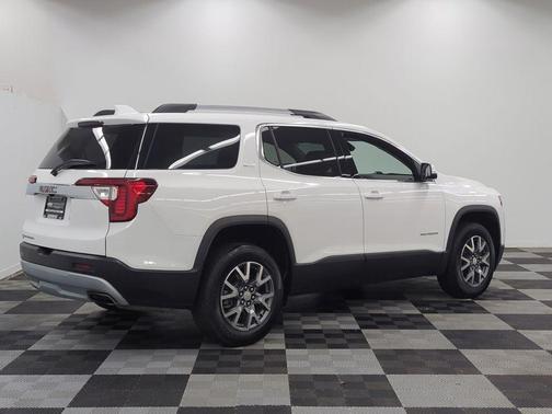 Summit White 2023 GMC Acadia SLT